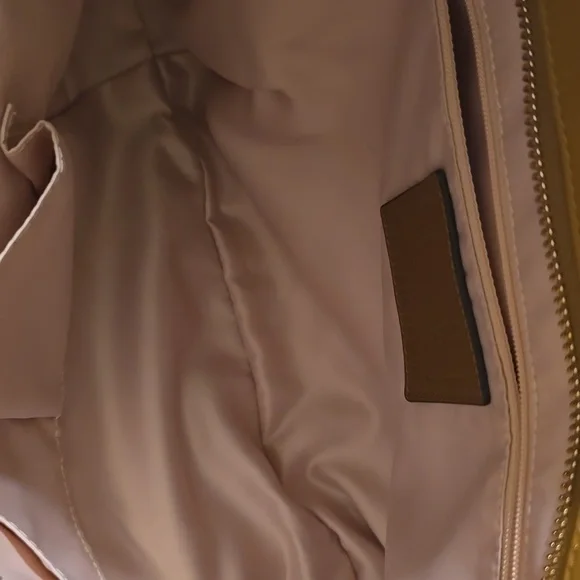 Coach Saddle & Tan Leather Bag with Gold Accents - Picture 7 of 9